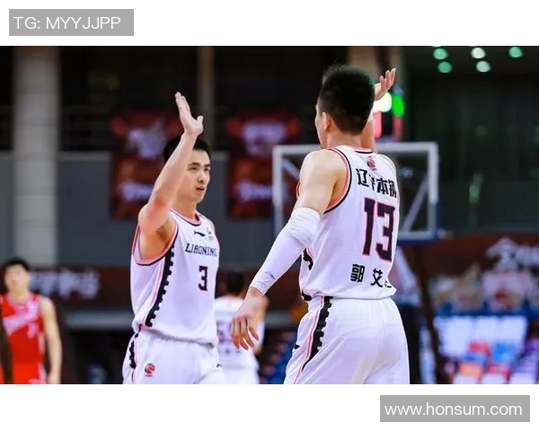 赛后复盘:西安篮球队与广州篮球队的战术配合与表现分析 赛后复盘:西安篮球队与广州篮球队的战术配合与表现分析