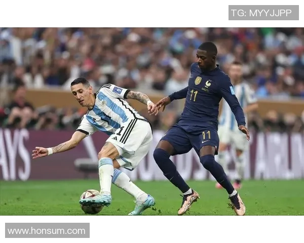 足球明星们在点球大战中展现绝佳技巧与心理素质的精彩瞬间 足球明星们在点球大战中展现绝佳技巧与心理素质的精彩瞬间