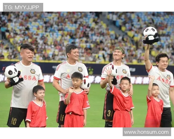 足球明星的辉煌历程与精彩瞬间全景展示图文版 足球明星的辉煌历程与精彩瞬间全景展示图文版